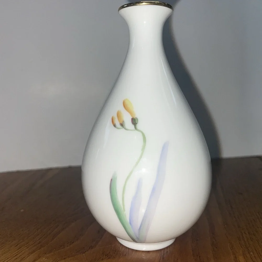 Signed Noritake‎ Bone China Single Flower Bud Vase Nippon Toki Japan